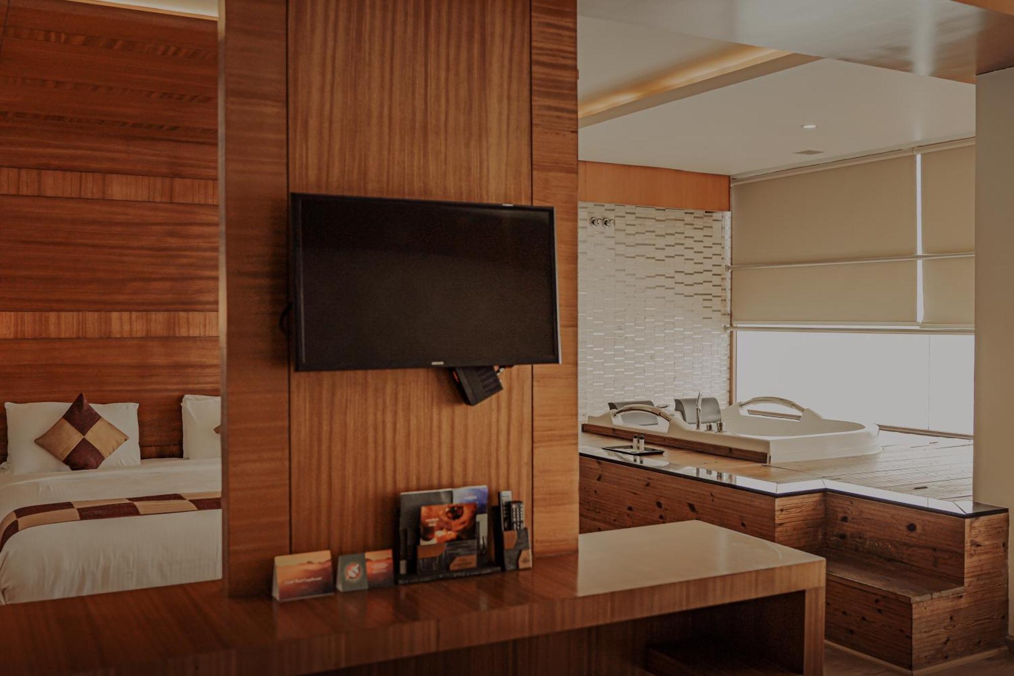 Amber Dale Luxury Hotel & Spa, มุนนาร์ ภายนอก รูปภาพ